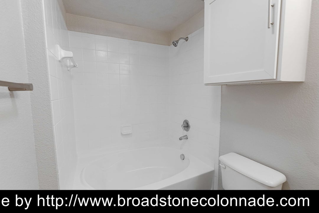 Broadstone Colonnade - 14